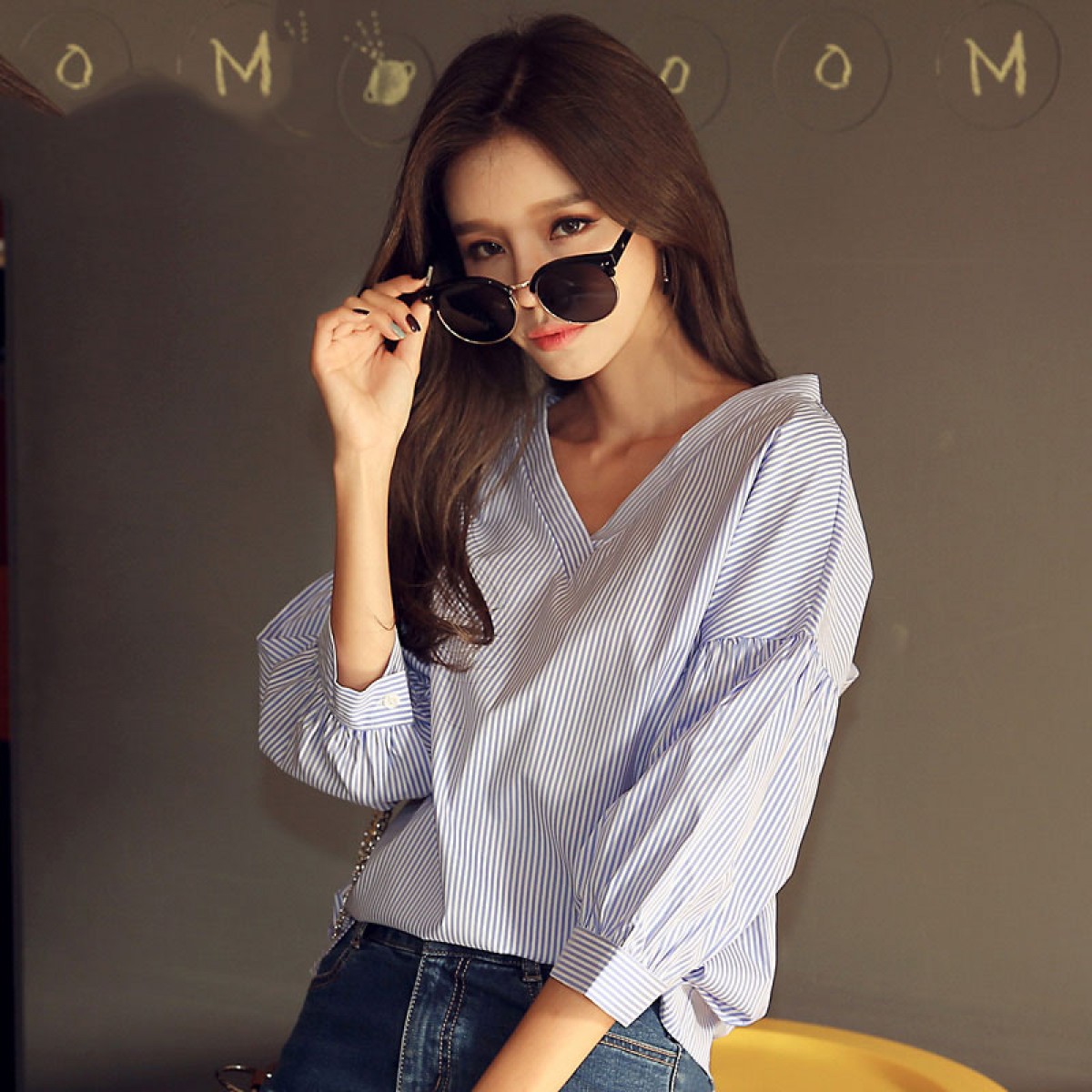 韩都衣舍韩版女装春装新款条纹显瘦百搭宽松v领七分袖衬衫潮 领券立减/单件包邮/七天无理由退换